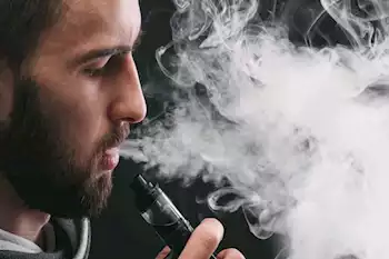 صحتك في رمضان| كيف يؤثر التدخين الإلكتروني على قلبك؟