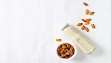 ما فوائد وأضرار حليب اللوز؟ 