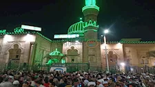 الليلة الختامية لمولد السيدة زينب.. حلقات الذكر والتواشيح تجذب الزوار اليوم