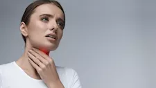 ما أسباب وعلاج جفاف الحلق؟