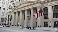 الفيدرالي يثبت الفائدة.. ماذا يعني ذلك للدولار والأموال الساخنة في مصر؟