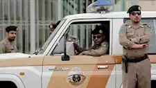 فيديو لمشاجرة داخل مترو الرياض يثير الجدل.. والشرطة توقف أربعة مصريين