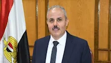 رئيس جامعة قناة السويس يتفقد امتحانات كلية الألسن 