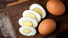 كم بيضة يمكنك تناولها يوميا؟.. دراسة تحسم الجدل