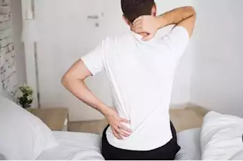 3 تمارين بسيطة لتخفيف آلام الظهر.. احرص عليها