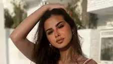 منة عرفة تنشر صورًا من كواليس مسلسلها "وتقابل حبيب"