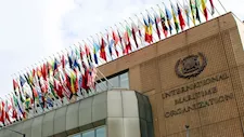 الأمم المتحدة تطلق خطة لإجلاء آلاف البحارة العالقين في مضيق هرمز