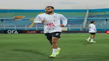 نبيل عماد دونجا يحتفل بعيد ميلاد والدته