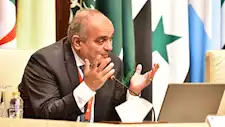 نائب وزير المالية يكرم الأمهات المثاليات والموظفين المتميزين ورواد العمل