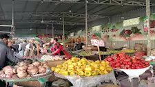 ارتفاع الطماطم.. أسعار الخضروات والفاكهة في سوق العبور اليوم