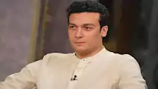 "قريبًا".. أحمد عبدالوهاب يروج لمسلسله الجديد بصورة من الكواليس