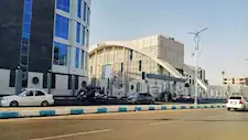 التحقيق في فيديو مشاجرة بالعصي بين الأمن ومواطنين بمجمع السويس الطبي