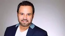 عاصي الحلاني يساند منتخب المغرب قبل مباراة فرنسا بكأس العالم 