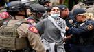 أمريكا.. الشرطة تعتقل 50 من المحتجين على الحرب بغزة في جامعة كاليفورنيا