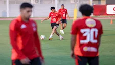 مقابل 50 مليون جنيه.. لاعب الأهلي يوقع على عقود انتقاله إلى المصري البورسعيدي
