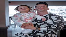 زيزو يغادر مصر رفقة عائلته