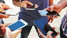 هل يمكن تغيير رقم المحمول التسلسلي للتهرب من الجمارك؟ رئيس الشعبة يحسم