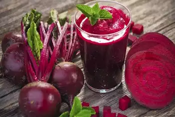 كيف يساعد عصير البنجر في تعزيز صحة كبار السن واللياقة البدنية؟