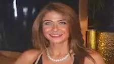 هيدي كرم بإطلالة جذابة.. كيف نسقت اللوك؟