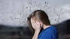 ماذا يحدث لجسمك عند الأكل تحت الضغط النفسي؟