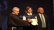  "تأثر ابنته وحزن عايدة رياض".. تكريم لطفي لبيب في مهرجان "جيلنا" بحضور