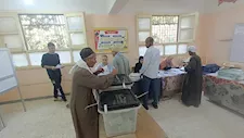 انتخابات النواب بالمنيا.. توافد ملحوظ للسيدات وكبار السن للجان الاقتراع
