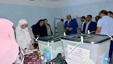 في جولة مسائية.. محافظ الأقصر يتفقد لجان الانتخابات ويشيد بمشاركة المواطنين (صور)
