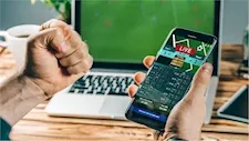 “نجم كبير يسوق لشركة مراهنات”.. لاعب الأهلي السابق يفجر مفاجأة