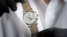 سعرها تخطى نصف مليار جنيه.. بيع أغلى ساعة يد في أقل من 10 دقائق (صور)