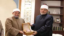 مفتي الجمهورية يستقبل وفدًا من قيادات المنظمة العالمية لخريجي الأزهر بتايلاند
