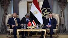 وزير الداخلية يبحث مع نظيره التركي تعزيز التعاون الأمني بين البلدين