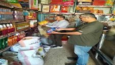 بالصور- تحرير 100 مخالفة تموينية لضبط الأسواق وتحسين جودة الخبز المدعم