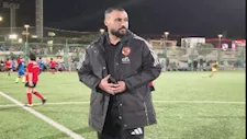 حسام عاشور يشارك متابعيه صورة مع شقيقته
