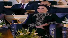 ماذا تعني النقوش الفرعونية على فستان انتصار السيسي في حفل افتتاح المتحف