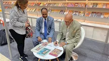 توقيع أعمال الكاتب محمد سلماوي بجناح هيئة الكتاب بمعرض الشارقة- (صور)