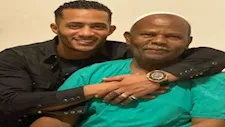 بينهم حلا شيحة ويسرا.. محمد رمضان يعيد نشر رسائل النجوم له بعد وفاة والده