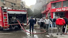 حريق محدود في محل شهير بالمهندسين.. والسيطرة عليه بسيارتي إطفاء | صور