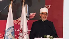 مفتي الجمهورية يكرّم عددًا من الرموز الدينية والفكرية خلال الندوة الدولية لدار الإفتاء