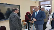 محافظ القليوبية يتفقد لجان الإعادة بانتخابات النواب 