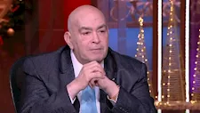 السيف بقى على الرقبة.. عماد الدين أديب: القاهرة بتقفل 9 والعالم العربي يدفع فاتورة حرب لم يبدأها
