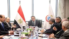 وزير الصحة يعقد اجتماعًا موسعًا لبحث دعم توطين الصناعات الدوائية