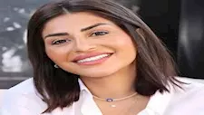 منة فضالي تخطف الأنظار بإطلالتها.. كيف نسقتها؟