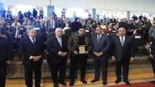"التعليم العالي" تمنح درع الوفاء لأسرة السباح يوسف محمد