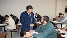 رئيس جامعة بنها يتفقد سير امتحانات كلية الهندسة بشبرا - صور