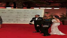 ماجد المصري بصحبة زوجته على السجادة الحمراء لمهرجان البحر الأحمر السينمائي