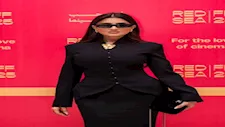 مي عمر تبرز إطلالتها في رابع أيام مهرجان البحر الأحمر والجمهور يغازلها