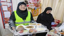 إفطار وسحور.. حكاية "أم عبدالله" والقائمة الدوارة في وجبات الخير بالبحيرة
