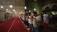 موعد أذان فجر الجمعة 21 من رمضان 2025.. الإمساكية ودعاء السحور