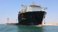 الفريق أسامة ربيع يكشف حجم خسائر قناة السويس خلال العامين الماضيين