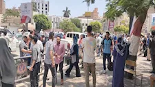 طلاب الثانوية "نظام قديم" يؤدون امتحان اللغة الأجنبية الثانية